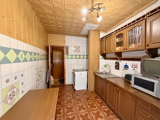 Продам трехкомнатную (3-комн.) квартиру, Бела Куна ул, 5, Симферополь г
