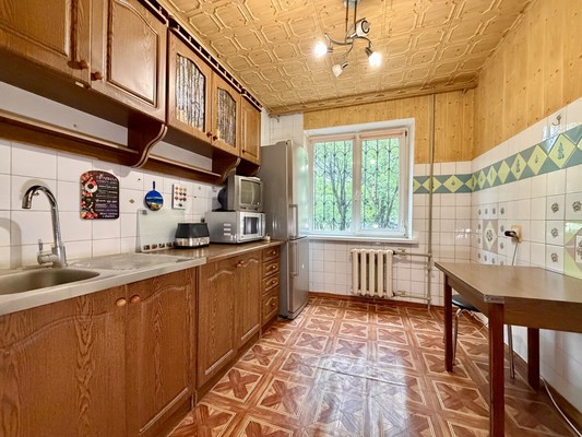 Продам трехкомнатную (3-комн.) квартиру, Бела Куна ул, 5, Симферополь г