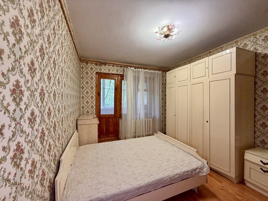 Продам трехкомнатную (3-комн.) квартиру, Бела Куна ул, 5, Симферополь г