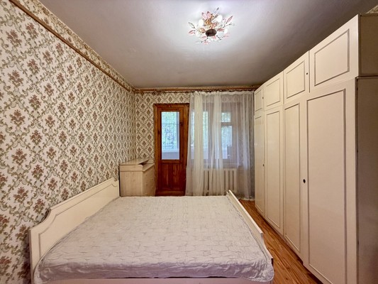 Продам трехкомнатную (3-комн.) квартиру, Бела Куна ул, 5, Симферополь г
