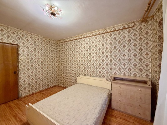 Продам трехкомнатную (3-комн.) квартиру, Бела Куна ул, 5, Симферополь г