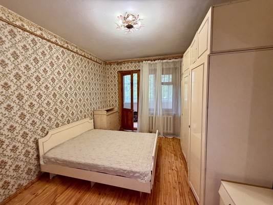 Продам трехкомнатную (3-комн.) квартиру, Бела Куна ул, 5, Симферополь г