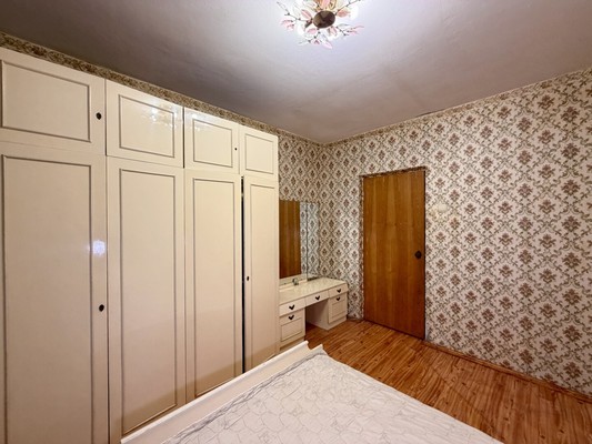 Продам трехкомнатную (3-комн.) квартиру, Бела Куна ул, 5, Симферополь г