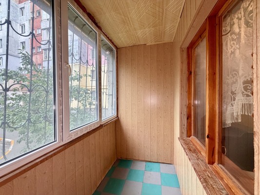 Продам трехкомнатную (3-комн.) квартиру, Бела Куна ул, 5, Симферополь г