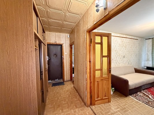 Продам трехкомнатную (3-комн.) квартиру, Бела Куна ул, 5, Симферополь г