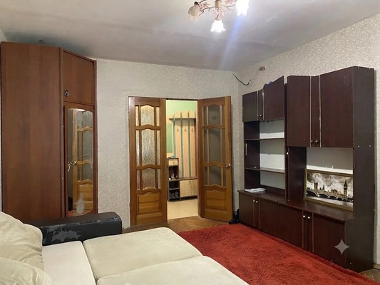 Продам трехкомнатную (3-комн.) квартиру, Русское поле тер, 3, Гришенки д