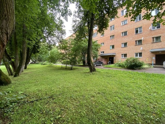 Продам трехкомнатную (3-комн.) квартиру, Русское поле тер, 3, Гришенки д