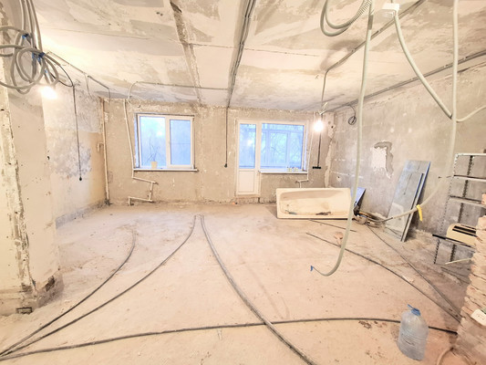 Продам трехкомнатную (3-комн.) квартиру, Авиагородок мкр, 40, Батайск г