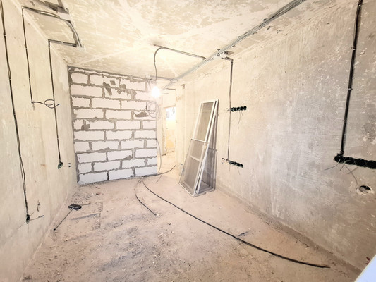 Продам трехкомнатную (3-комн.) квартиру, Авиагородок мкр, 40, Батайск г