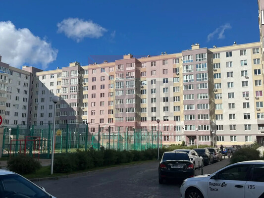 Продам двухкомнатную (2-комн.) квартиру, Кипарисовая ул, 1, Калининград г