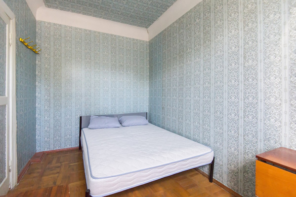 Продам трехкомнатную (3-комн.) квартиру, Чехова пр-кт, 42-44/127, Ростов-на-Дону г