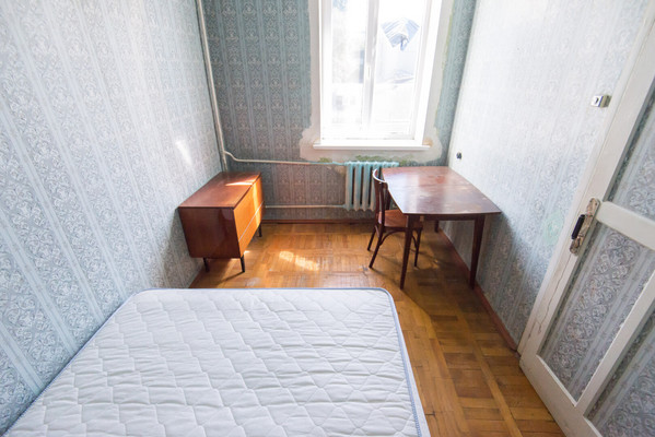 Продам трехкомнатную (3-комн.) квартиру, Чехова пр-кт, 42-44/127, Ростов-на-Дону г