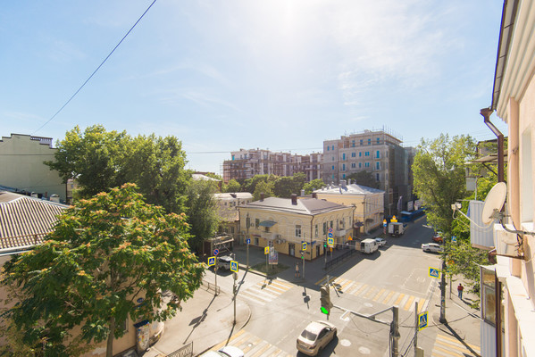 Продам трехкомнатную (3-комн.) квартиру, Чехова пр-кт, 42-44/127, Ростов-на-Дону г