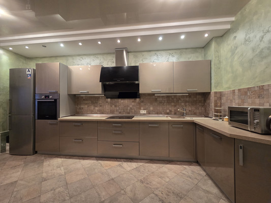 Продам трехкомнатную (3-комн.) квартиру, им. Достоевского ул, 84/1, Краснодар г