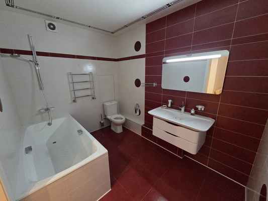Продам трехкомнатную (3-комн.) квартиру, им. Достоевского ул, 84/1, Краснодар г