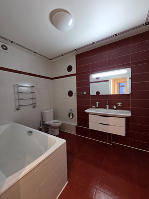 Продам трехкомнатную (3-комн.) квартиру, им. Достоевского ул, 84/1, Краснодар г
