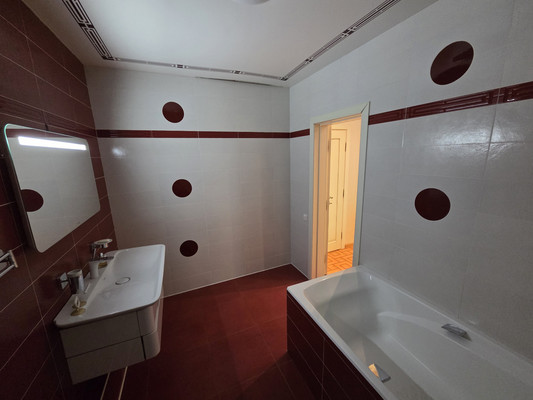 Продам трехкомнатную (3-комн.) квартиру, им. Достоевского ул, 84/1, Краснодар г