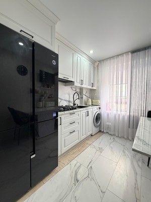 Продам трехкомнатную (3-комн.) квартиру, Героя России Кярова А.С. ул, 1, Чегем г