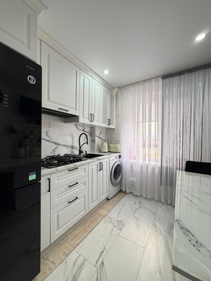 Продам трехкомнатную (3-комн.) квартиру, Героя России Кярова А.С. ул, 1, Чегем г