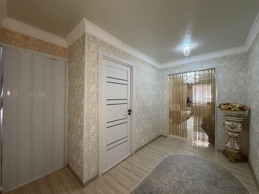 Продам трехкомнатную (3-комн.) квартиру, Героя России Кярова А.С. ул, 1, Чегем г