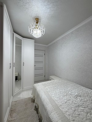 Продам трехкомнатную (3-комн.) квартиру, Героя России Кярова А.С. ул, 1, Чегем г