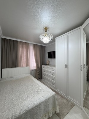 Продам трехкомнатную (3-комн.) квартиру, Героя России Кярова А.С. ул, 1, Чегем г