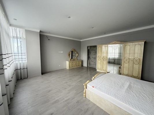 Продам трехкомнатную (3-комн.) квартиру, Эльбрусская ул, 19кб, Нальчик г