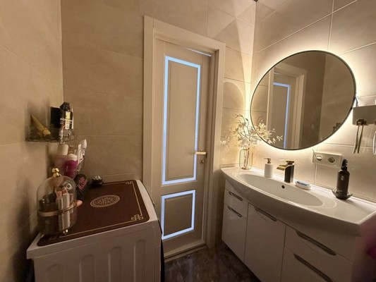 Продам трехкомнатную (3-комн.) квартиру, Мраморный пер, 36, Симферополь г