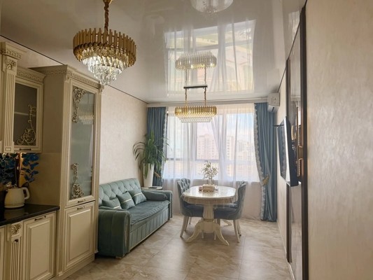 Продам трехкомнатную (3-комн.) квартиру, Мраморный пер, 36, Симферополь г