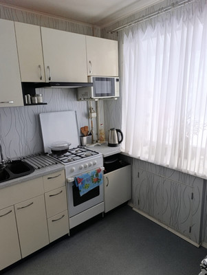 Продам двухкомнатную (2-комн.) квартиру, Героев-североморцев пр-кт, 21, Мурманск г