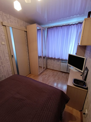 Продам двухкомнатную (2-комн.) квартиру, Героев-североморцев пр-кт, 21, Мурманск г