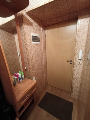Продам двухкомнатную (2-комн.) квартиру, Героев-североморцев пр-кт, 21, Мурманск г
