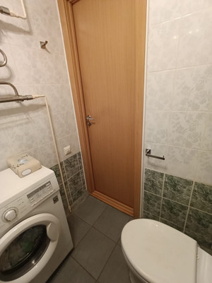 Продам двухкомнатную (2-комн.) квартиру, Героев-североморцев пр-кт, 21, Мурманск г