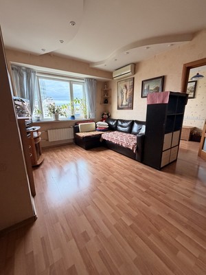 Продам трехкомнатную (3-комн.) квартиру, Обручева ул, 20, Москва г