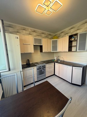 Продам двухкомнатную (2-комн.) квартиру, Алексеева ул, 99, Красноярск г