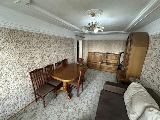 Продам трехкомнатную (3-комн.) квартиру, Железнодорожная ул, 81, Кропоткин г