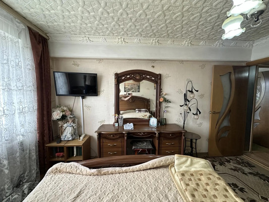 Продам трехкомнатную (3-комн.) квартиру, Железнодорожная ул, 81, Кропоткин г