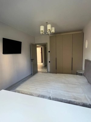 Продам трехкомнатную (3-комн.) квартиру, Гагарина (Центральный р-н) ул, 1, Сочи г