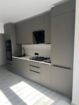 Продам трехкомнатную (3-комн.) квартиру, Гагарина (Центральный р-н) ул, 1, Сочи г