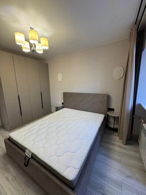 Продам трехкомнатную (3-комн.) квартиру, Гагарина (Центральный р-н) ул, 1, Сочи г