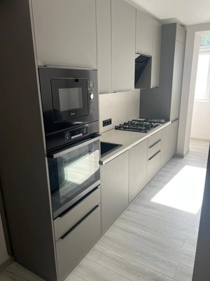 Продам трехкомнатную (3-комн.) квартиру, Гагарина (Центральный р-н) ул, 1, Сочи г