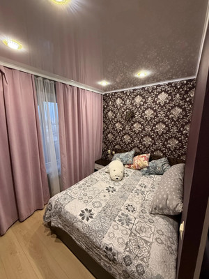 Продам двухкомнатную (2-комн.) квартиру, Строителей пр-кт, 11, Волгодонск г