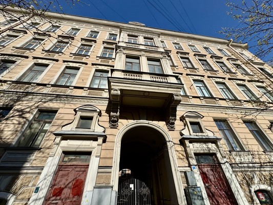 Продам многокомнатную квартиру, 4-я В.О. линия, 5, Санкт-Петербург г