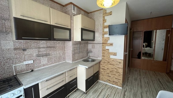 Продам двухкомнатную (2-комн.) квартиру, Балаклавская ул, 71, Симферополь г