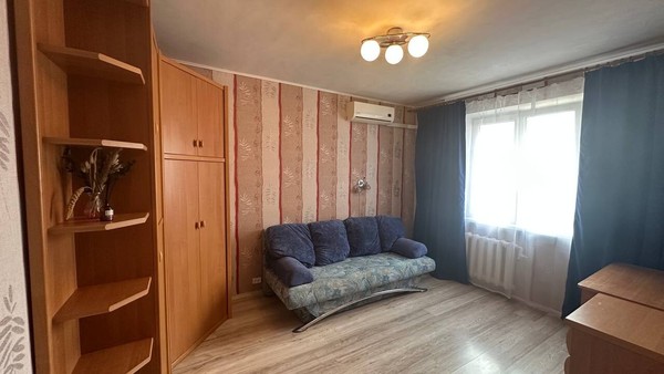 Продам двухкомнатную (2-комн.) квартиру, Балаклавская ул, 71, Симферополь г