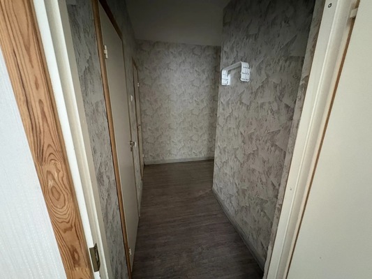 Продам двухкомнатную (2-комн.) квартиру, Ямская ул, 5, Ханты-Мансийск г