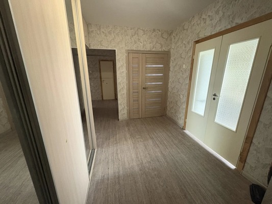 Продам двухкомнатную (2-комн.) квартиру, Ямская ул, 5, Ханты-Мансийск г