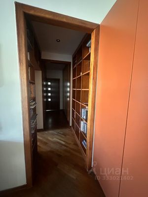 Продам трехкомнатную (3-комн.) квартиру, Покровский б-р, 4/17с7, Москва г
