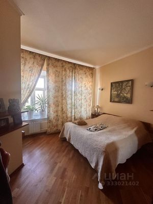 Продам трехкомнатную (3-комн.) квартиру, Покровский б-р, 4/17с7, Москва г