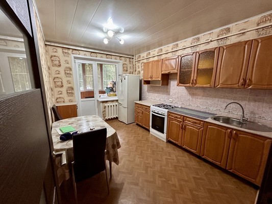 Продам двухкомнатную (2-комн.) квартиру, Пеше-Стрелецкая ул, 111, Воронеж г